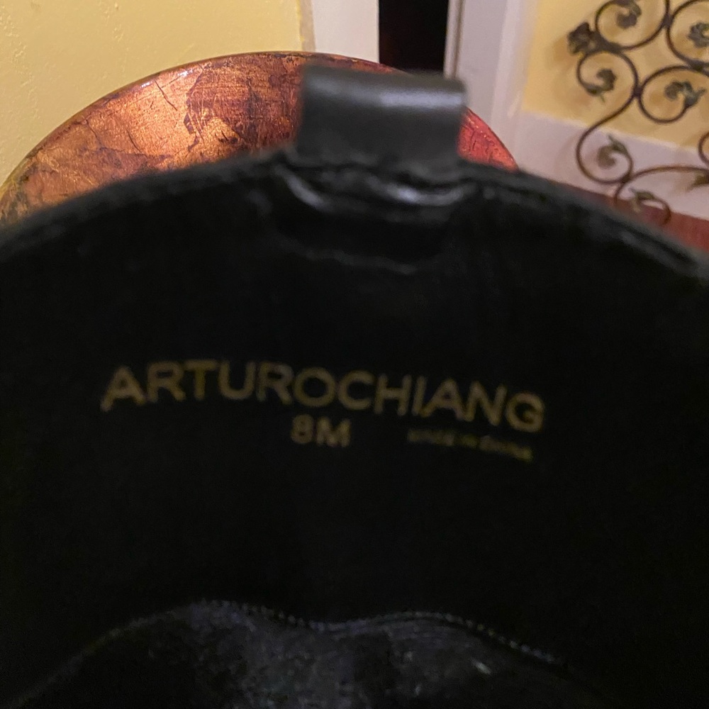 Black arthrochiang leather boots
